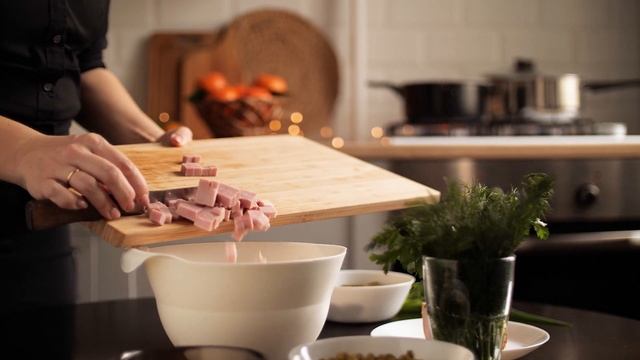 Салат "Оливье" или "Зимний салат" простой и вкусный рецепт