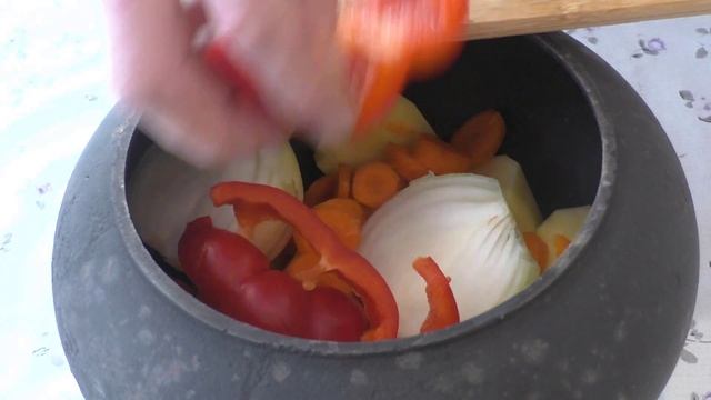 ГОТОВИМ В ПЕЧИ. ЖАРКОЕ КУРИЦА С КАРТОШКОЙ В ЧУГУНКЕ.
