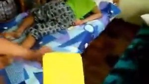 Смачный шлепок по жопе в общаге