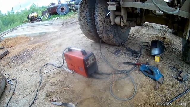 Сварка подрессорных подушек на прицепе смотреть онлайн
