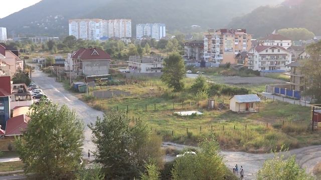 Утро в Лазаревском, с улицы Тормахова. Погода 29 августа t +23°C, вода t +27°С, SOCHI RUSSIA смотреть онлайн