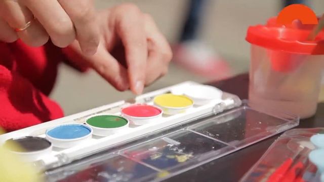 Весёлый уличный детский праздник с оранжевым настроением! смотреть онлайн