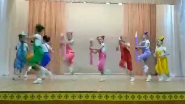 коробка с карандашами