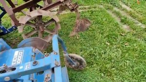 Японский минитрактор Iseki TX 1410 навеска три точки. Самодельная картофелесажалка-окучник.