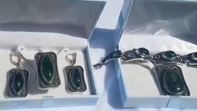 хромдиопсид и заринит
