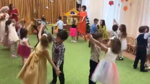 Танец "Кап, кап, капают дождинки"