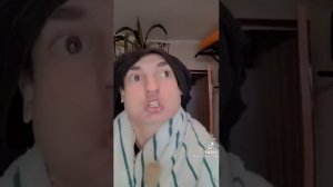 мама там А то опять соседка пришла