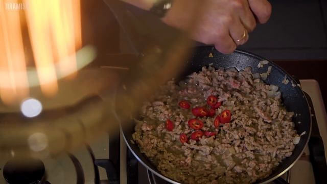 Пирог с мясом и картошкой Рецепт в духовке смотреть онлайн