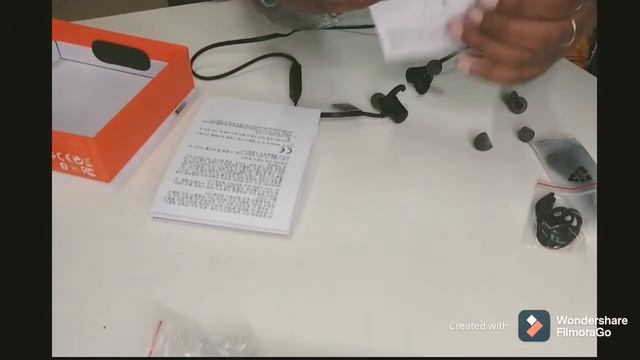 Unboxing Video: Motorola Verve Loop 105 смотреть онлайн