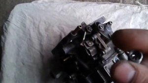 Карбюратор ВАЗ. Чиним сорванную резьбу клапана ХХ.