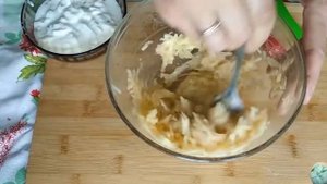 Яблочно- творожное суфле. Готовится просто, приготовит даже ребёнок.