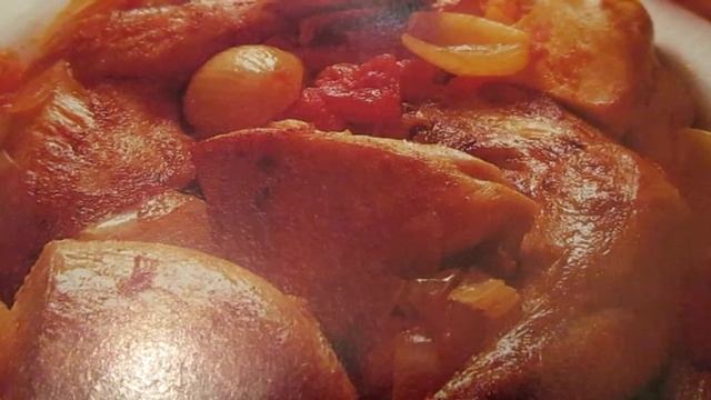 Тушеная курица с абрикосами.Braised chicken with apricots смотреть онлайн