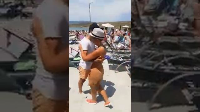 Kizomba fun at the pool party 2021. Tamo Latinotbilisi & Rezi смотреть онлайн