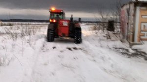 Каркасное строительство, работа погрузчика manitou