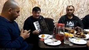 Ибрагим Шамаев в кругу друзей. Душевная песня🎶🎤🎵.