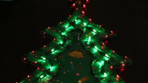 Елка из светодиодов и бумажной основы на окно