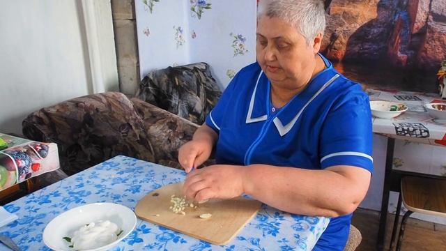 салат ЛЮБОВНИЦА с грецким орехом рецепт от Галины смотреть онлайн