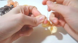 Канзаши новинки/ Новые цветы из лент своими руками/ МК канзаши 2020