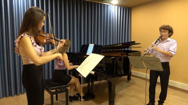 "Romance" from The Snowstorm (violin, clarinet, piano) - G. Sviridov | Trio Kórena смотреть онлайн