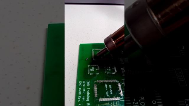 Как фен сдувает конденсатор смотреть онлайн