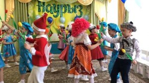 Утренник 8 марта в детском саду/ Вход с тюльпанами д/с №51 г.Павлодар