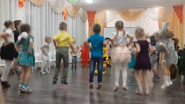 Танец на празднике ,,День матери''. смотреть онлайн