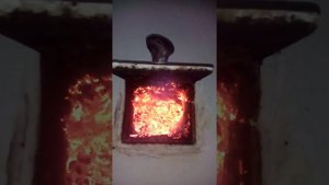 Вот как нужно чистить колодцы печки от сажи