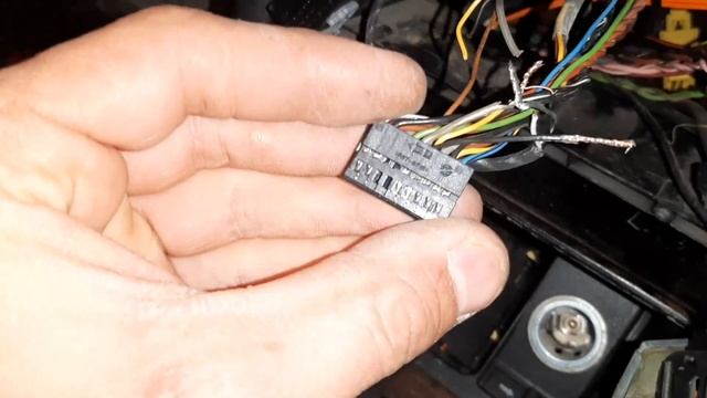 как установить аукс (aux) на команд 2,0 мерседес