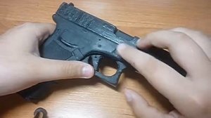 пистолет Glock 17 из картона