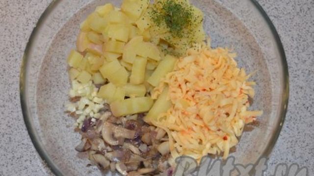 Слойки с картофелем и грибами