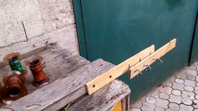 Как сделать из пластиковой бутылки веревку на ручном станке - How to make rope from bottles смотреть онлайн