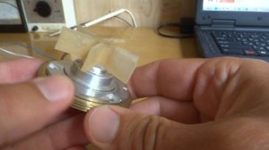 Генератор из моторчика жёсткого диска Зажигает лампочку 220 вольт