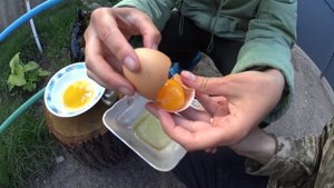Как поймать рыбу без удочки / Ловушка из бутылки / Рыбалка на самодельные ловушки