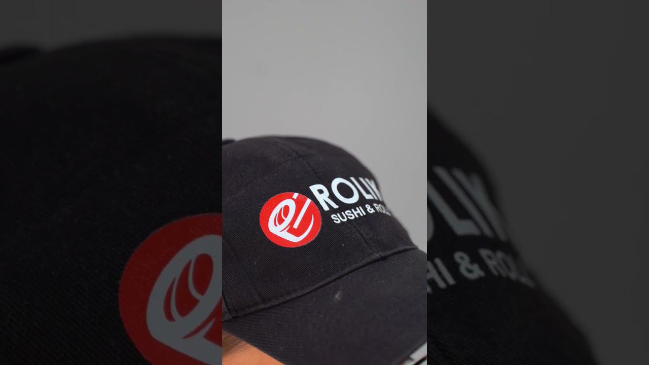 Вы здесь работаете? Странный вопрос от гостей ресторана смотреть онлайн