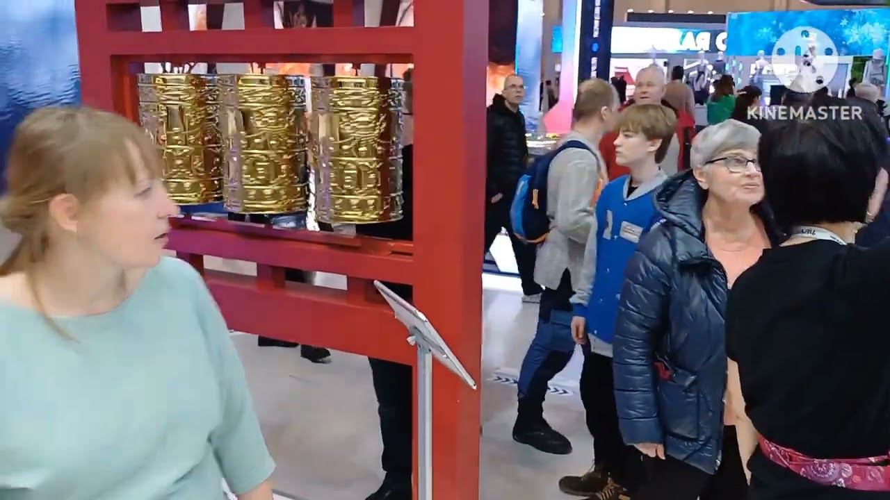 МЕЖДУНАРОДНАЯ ВЫСТАВКА НА ВДНХ. ЗНАКОМСТВО с РОССИЕЙ!!! смотреть онлайн