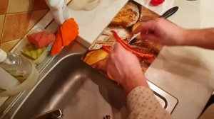 Заготавливаем острый перец. Чили перец приправа своими руками.  Сушим, измельчаем, перец