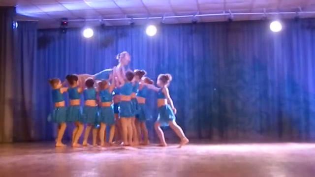 СЗШ №91 - колектив "Райдуга" - танок "Краплини" смотреть онлайн