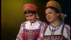 Вот кто-то с горочки спустился На нём защитна гимнастёрка Vot Kto To S Gorochki Spustils  Litvinenk