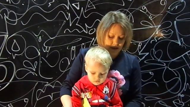 "Над окошком месяц. Под окошком ветер..." смотреть онлайн