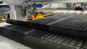 Фрезерный станок с ЧПУ CIMTECH CIMC2130-NCN с автоматической разгрузкой и чисткой стола, присосками