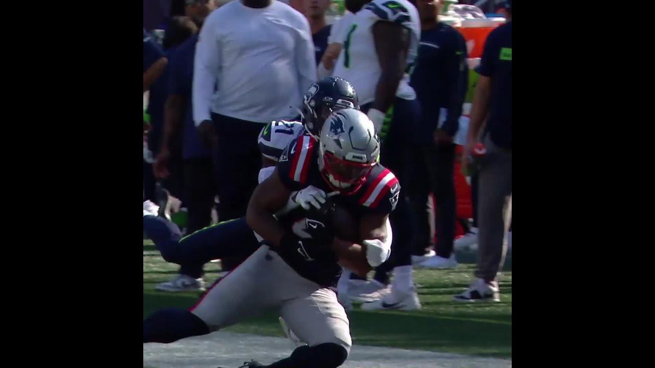Antonio Gibson rushes for a 45-yard Gain vs. Seattle Seahawks