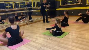 Детский Влог – Урок балета со старшими. Истории для детей про занятия балетом Ясмины.