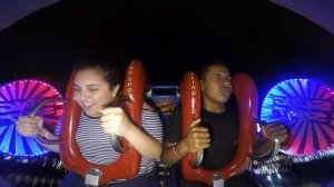 Лоханулся перед девушкой на аттракционе