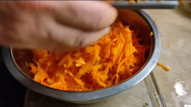 Как вкусно приготовить печень говяжью/Нежная тушеная печень в сметанном соусе