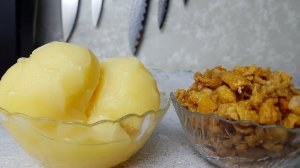 Куриные выжарки и смалец, цыганка готовит. Куриные шкварки. Gipsy cuisine.