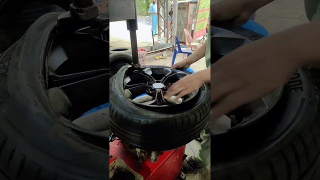 215 50 R 17 Bridcestone important tyre Installed Honda civic new shap tarbo newcartires tyrefitt