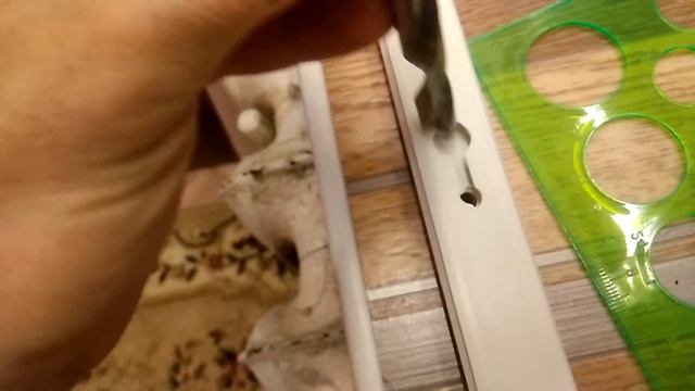 Однорядный карниз способ крепления без доп. крепежа.