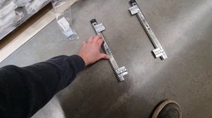 Установка холодильника под спальник iveco stralis.