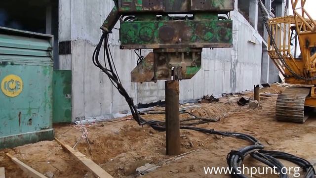 Извлечение труб шпунтового ограждения вибропогружателем. Шпунт.орг