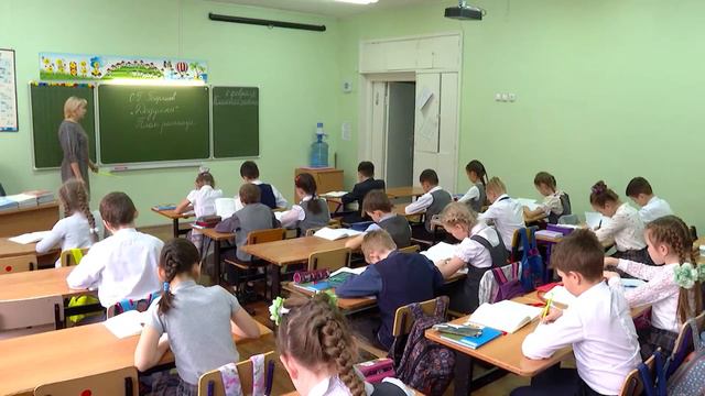 Выплаты для подготовки ребенка к школе положены семьям с тремя и более несовершеннолетними детьми смотреть онлайн